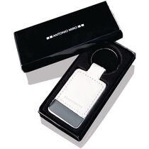 Llavero en polipiel antonio miro personalizado blanco Llavero en polipiel antonio miro personalizado blanco