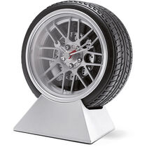 Reloj de mesa rueda de coche grabado plata mate Reloj de mesa rueda de coche grabado plata mate
