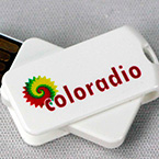 usb giratorio con logotipo de coloradio impresion uv a todo color